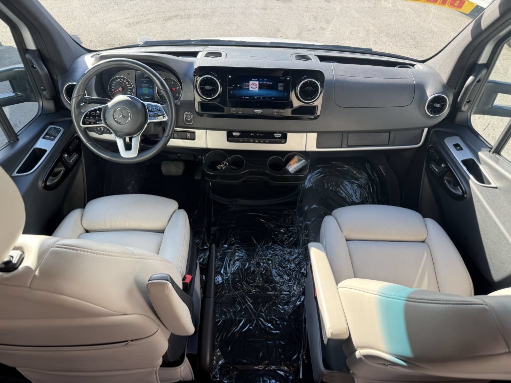 Used 2020 Mercedes-Benz Sprinter 3500 image 40