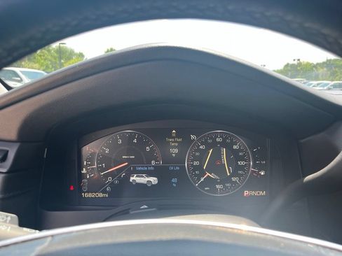 Used 2015 Cadillac Escalade Luxury AWD/4WD image 25