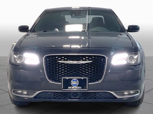 Used 2019 Chrysler 300 S w/ 300S Premium Group image 3