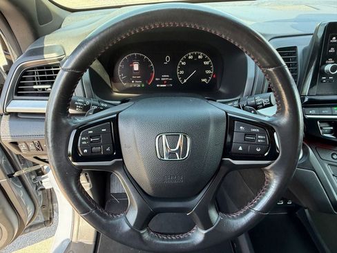 Used 2025 Honda Odyssey Sport-L image 17