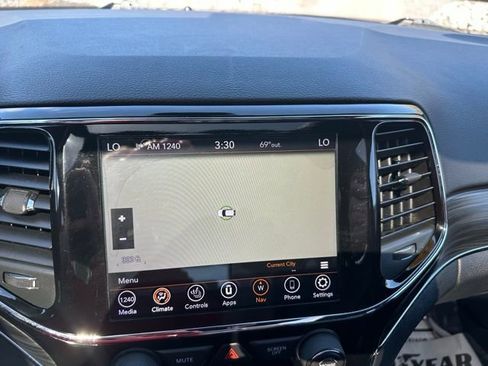 Used 2020 Jeep Grand Cherokee Limited AWD/4WD image 31