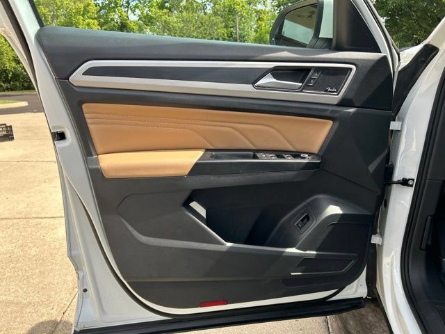 Used 2021 Volkswagen Atlas Cross Sport SEL Premium R-Line AWD/4WD image 12
