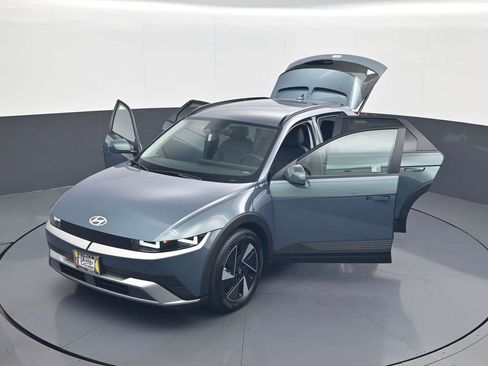 New 2025 Hyundai Ioniq 5 SEL image 30