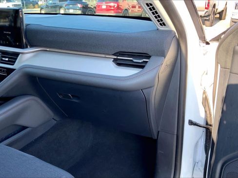 Certified 2025 Ford Explorer Active image 19