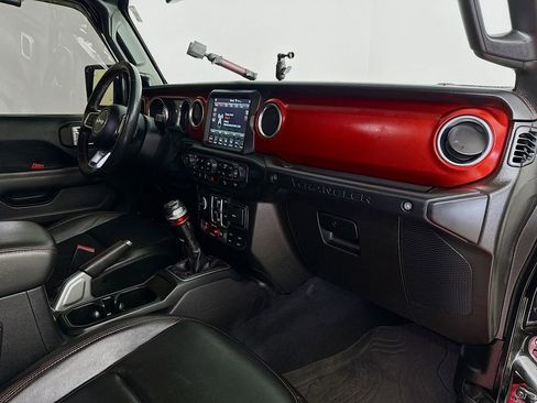 Used 2019 Jeep Wrangler Unlimited Rubicon w/ Uconnect 4C Nav & Sound Group AWD/4WD image 31