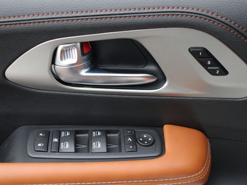 New 2026 Chrysler Pacifica Pinnacle image 7