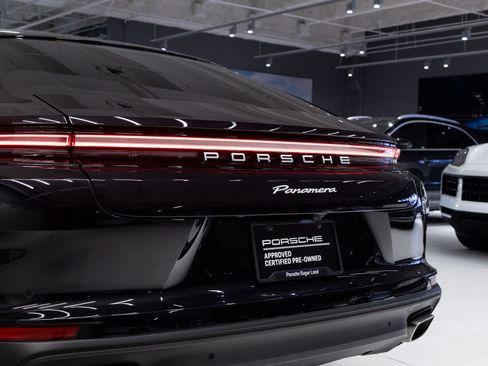 Certified 2025 Porsche Panamera image 30