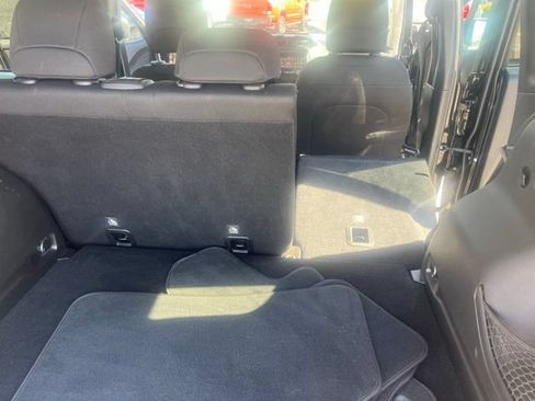 Used 2019 Jeep Renegade Sport w/ Sport Appearance Group AWD/4WD image 30