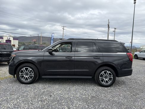 Used 2025 Ford Expedition Active AWD/4WD image 10