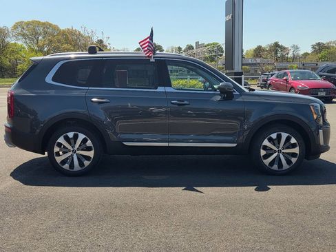 Used 2022 Kia Telluride S AWD/4WD image 3