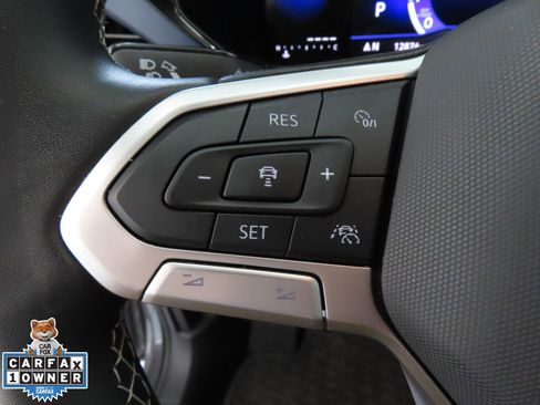 Used 2024 Volkswagen Taos SE image 15