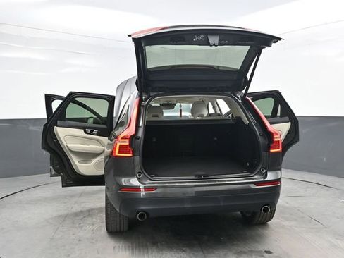 Used 2019 Volvo XC60 T6 Momentum w/ Multimedia Package AWD/4WD image 45
