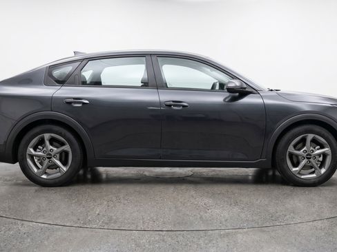 Used 2025 Kia K4 LXS FWD image 11