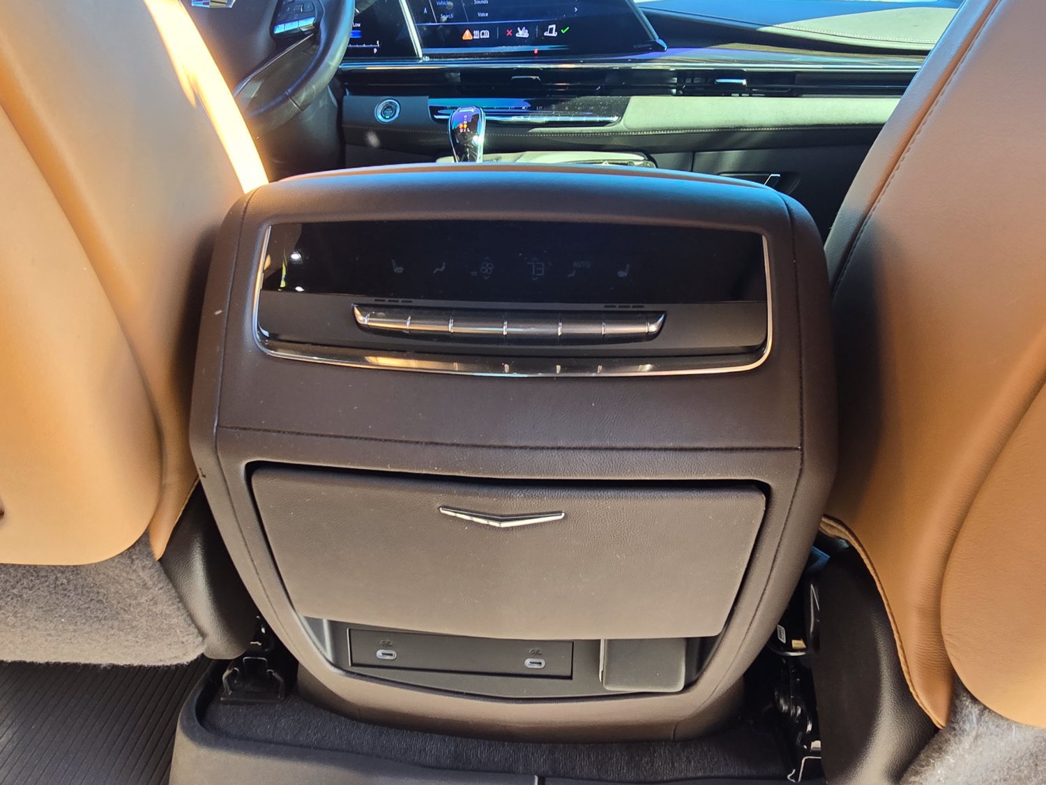 Used 2024 Cadillac Escalade Sport w/ LPO, ONYX Package AWD/4WD image 13