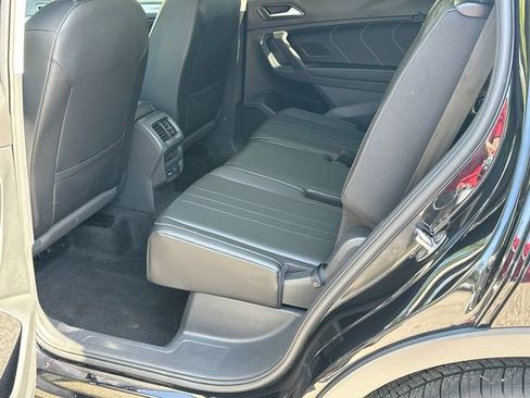 Used 2024 Volkswagen Tiguan SE image 7