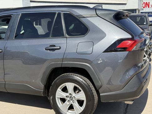 Used 2020 Toyota RAV4 XLE FWD image 21