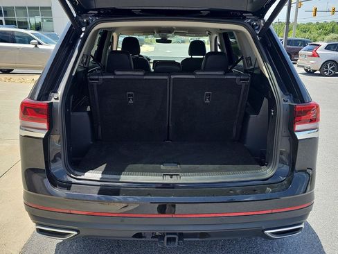 Used 2025 Volkswagen Atlas SE AWD/4WD image 13