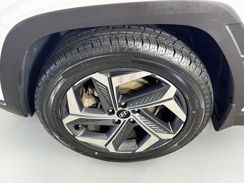 Used 2024 Hyundai Tucson Limited AWD/4WD image 4
