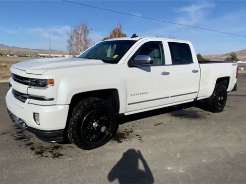 Used 2018 Chevrolet Silverado 1500 LTZ Z71 image 4