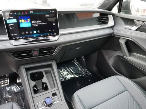 New 2026 Volkswagen Tiguan SE R-Line AWD/4WD image 10