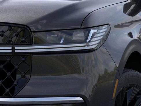 New 2026 Lincoln Navigator Reserve w/ Jet Appearance Package image 18