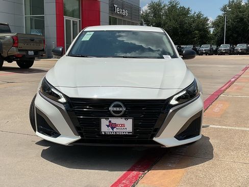 New 2026 Nissan Altima 2.5 SV FWD image 2