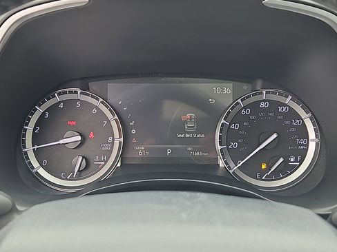 Used 2022 Toyota Highlander XLE AWD/4WD image 22