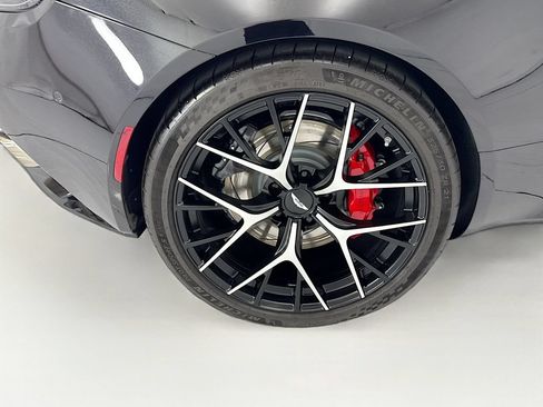 Used 2025 Aston Martin DB12 Coupe RWD image 30