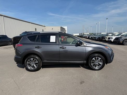 Used 2016 Toyota RAV4 XLE image 32