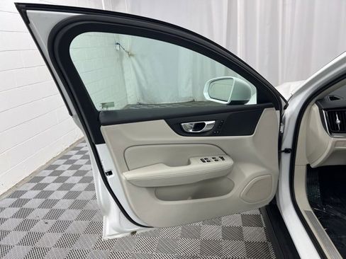Used 2023 Volvo V60 B5 Cross Country Plus w/ Climate Package image 16