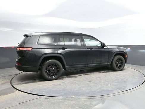 Used 2024 Jeep Grand Cherokee L Laredo AWD/4WD image 2