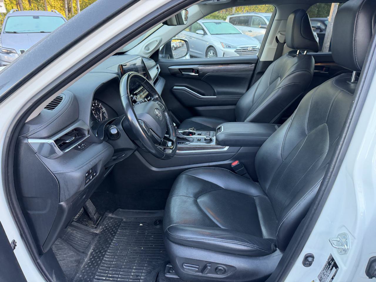 Used 2021 Toyota Highlander Limited AWD/4WD image 11