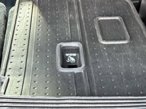 Used 2021 Chevrolet Tahoe Premier w/ Premium Package image 21