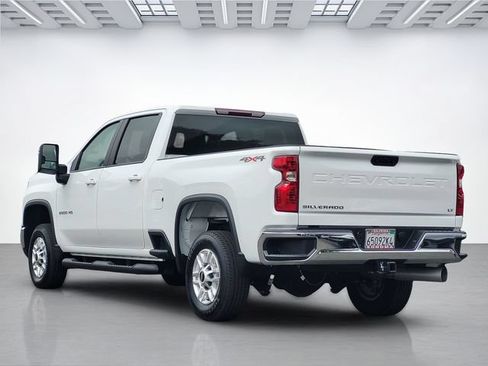 Used 2025 Chevrolet Silverado 2500 LT AWD/4WD image 6