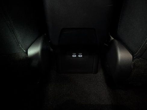 Used 2025 Toyota Prius LE image 10