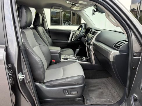 Used 2022 Toyota 4Runner SR5 Premium image 18