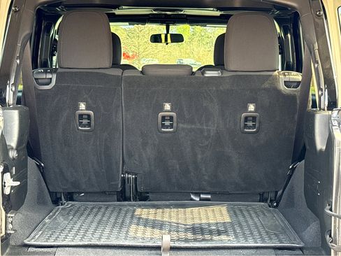 Used 2018 Jeep Wrangler Unlimited Sport image 20