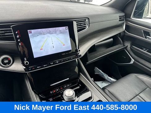 Used 2024 Jeep Wagoneer Series II image 37