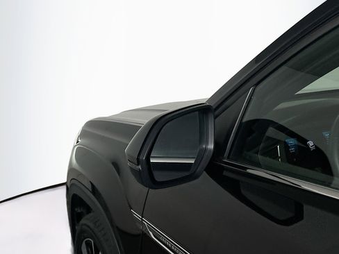 Used 2025 Volkswagen Atlas Cross Sport SE image 16