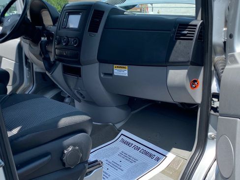 Used 2013 Mercedes-Benz Sprinter 2500 image 15