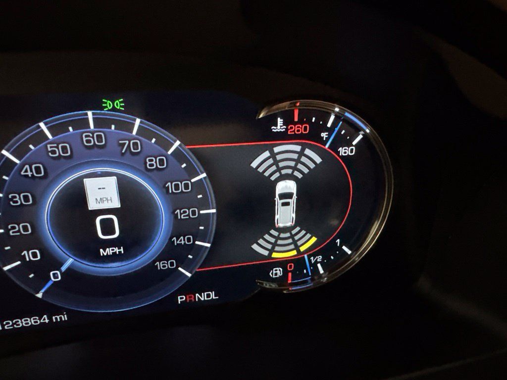 Used 2018 Cadillac Escalade ESV Platinum AWD/4WD image 35