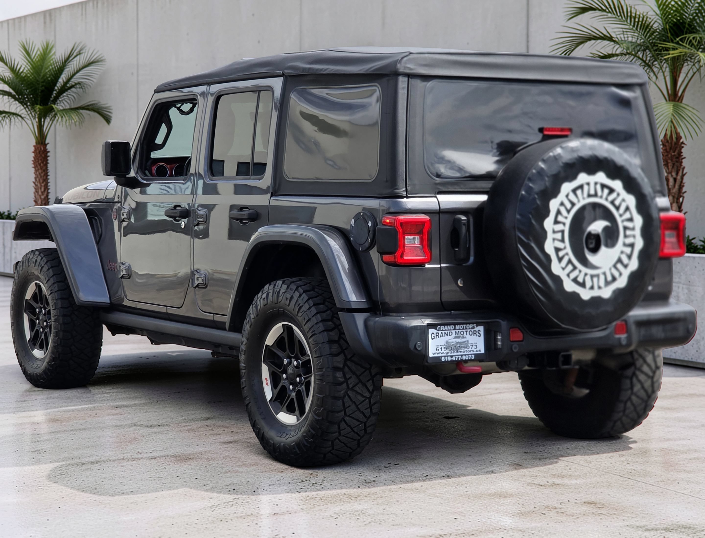 Used 2018 Jeep Wrangler Unlimited Rubicon w/ Dual Top Group AWD/4WD image 6
