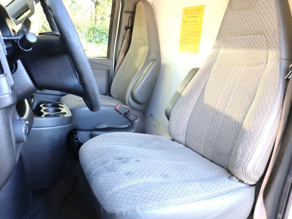 Used 2021 Chevrolet Express 3500 RWD image 24