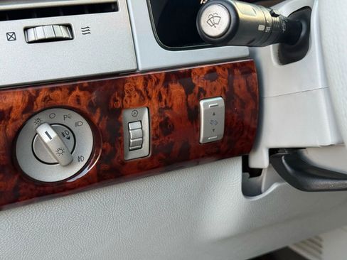 Used 2004 Lincoln Navigator 2WD image 32