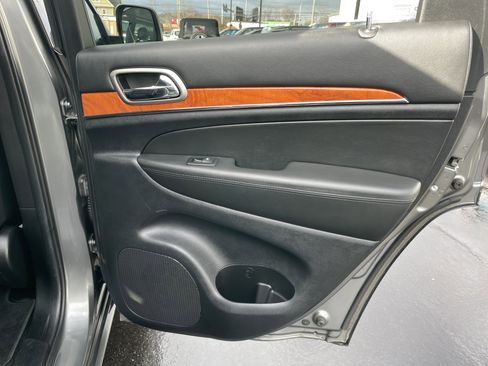Used 2013 Jeep Grand Cherokee Overland image 17