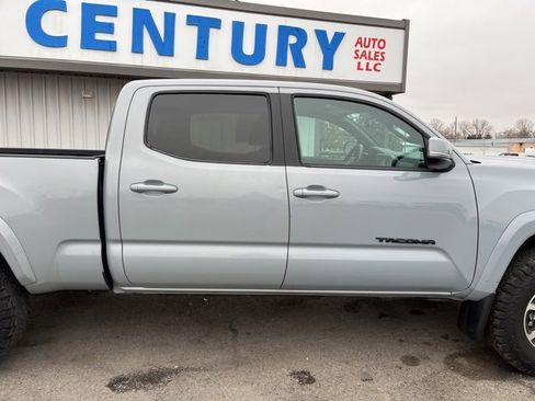 Used 2019 Toyota Tacoma TRD Sport w/ Technology Package image 21
