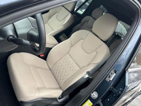 Used 2025 Volvo XC90 B6 Plus image 6