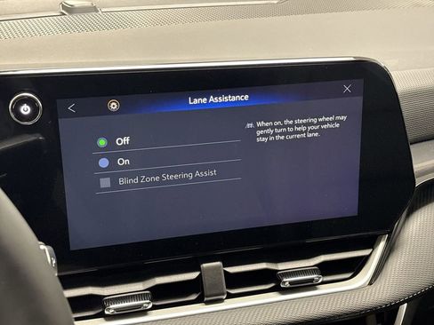 New 2026 Chevrolet Equinox LT w/ Convenience Package II AWD/4WD image 50
