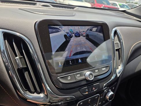 Used 2024 Chevrolet Equinox Premier FWD image 34