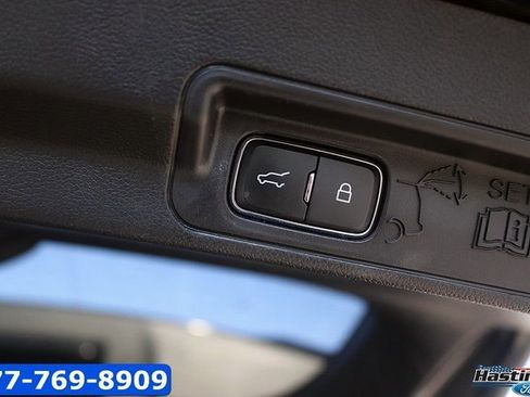 Used 2022 Ford Explorer Limited w/ Equipment Group 301A image 15